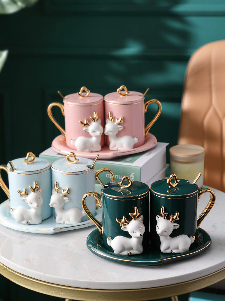 Un Par de Tazas para Parejas con Traje